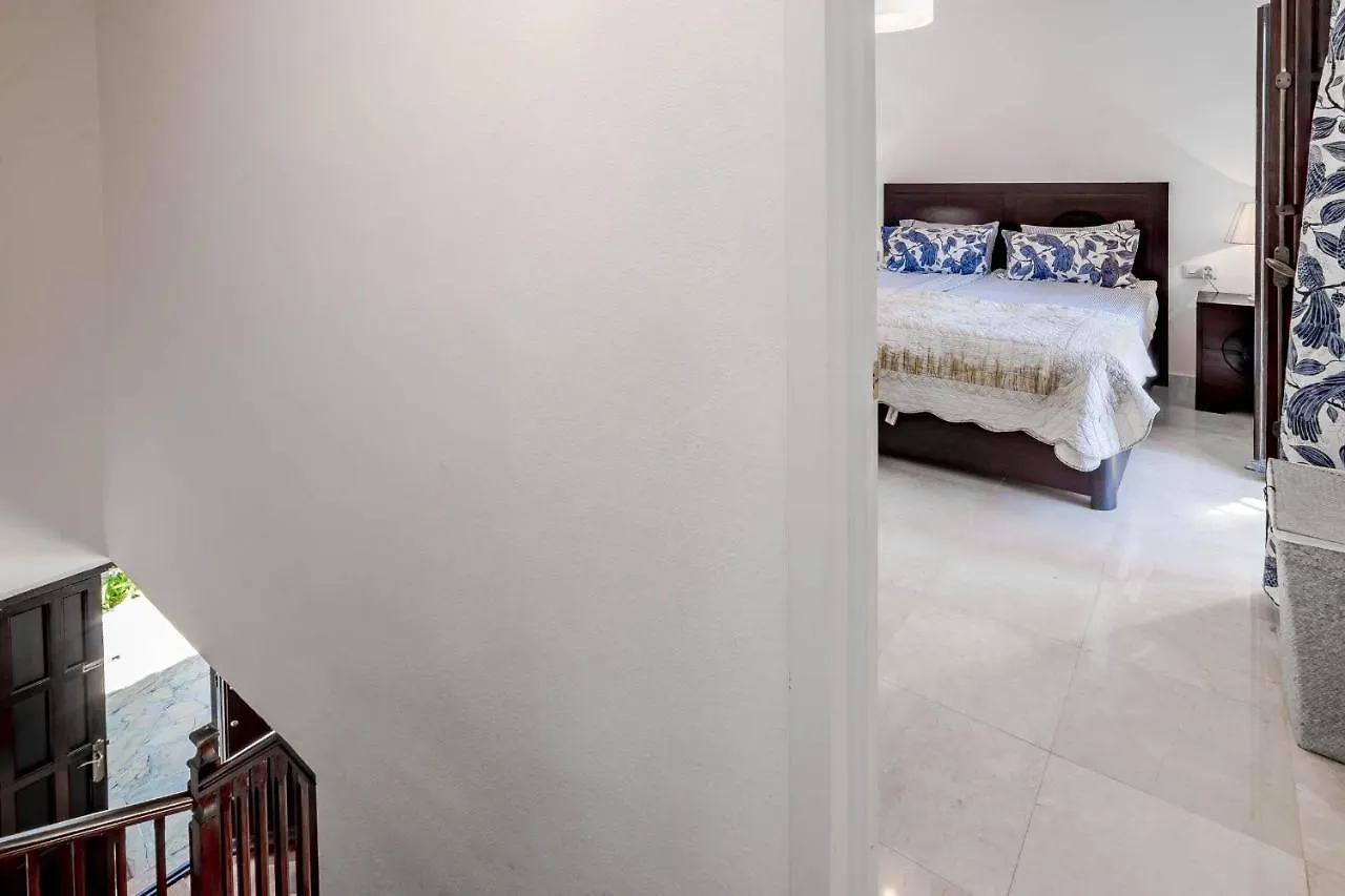 Vakantiehuis En- Cozy Andalusian Style Townhouse In Marbella Villa
