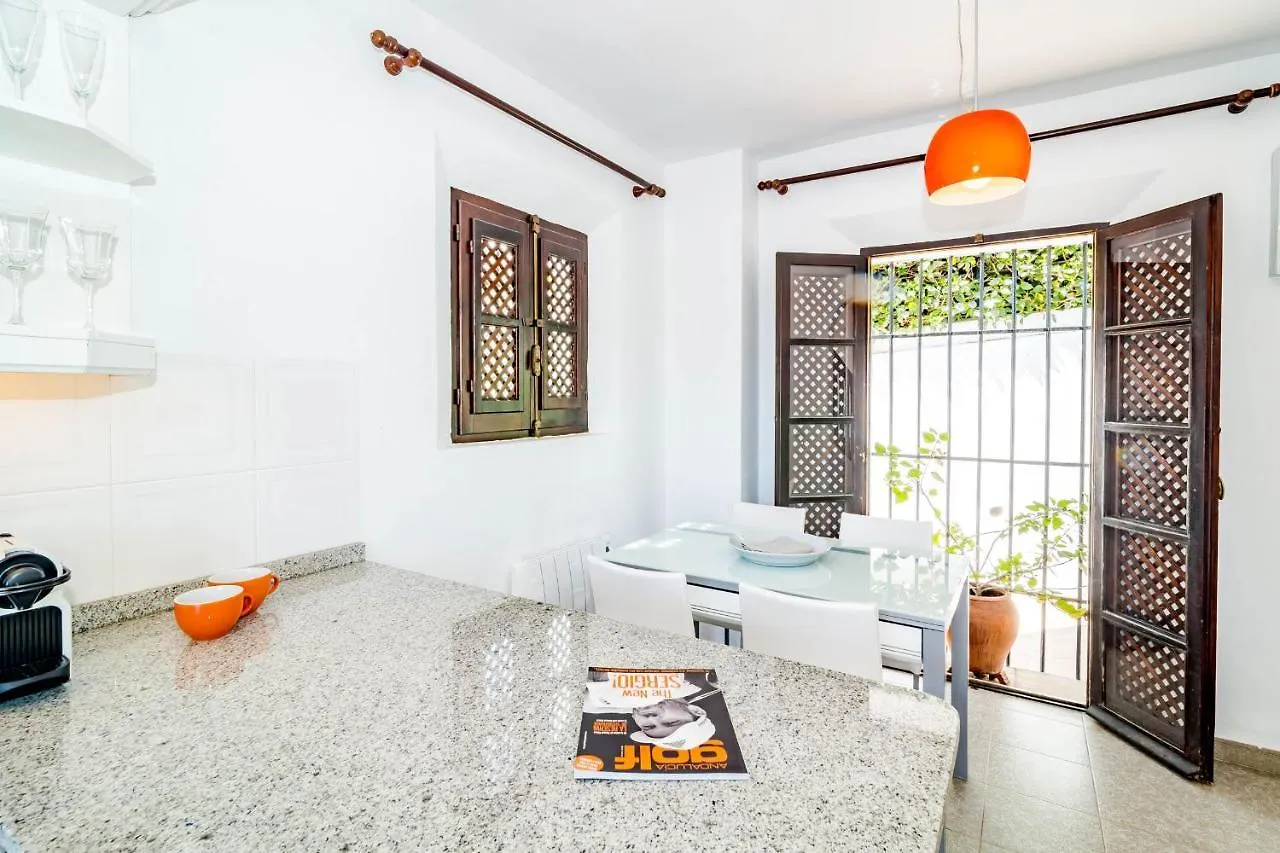 En- Cozy Andalusian Style Townhouse In Marbella Villa Spanje
