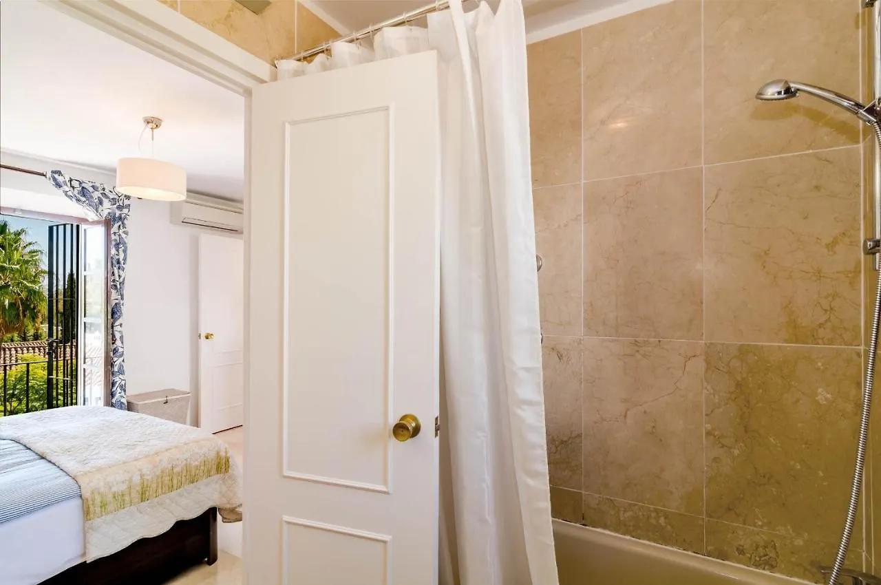 En- Cozy Andalusian Style Townhouse In Marbella Villa 0*,  Spanje