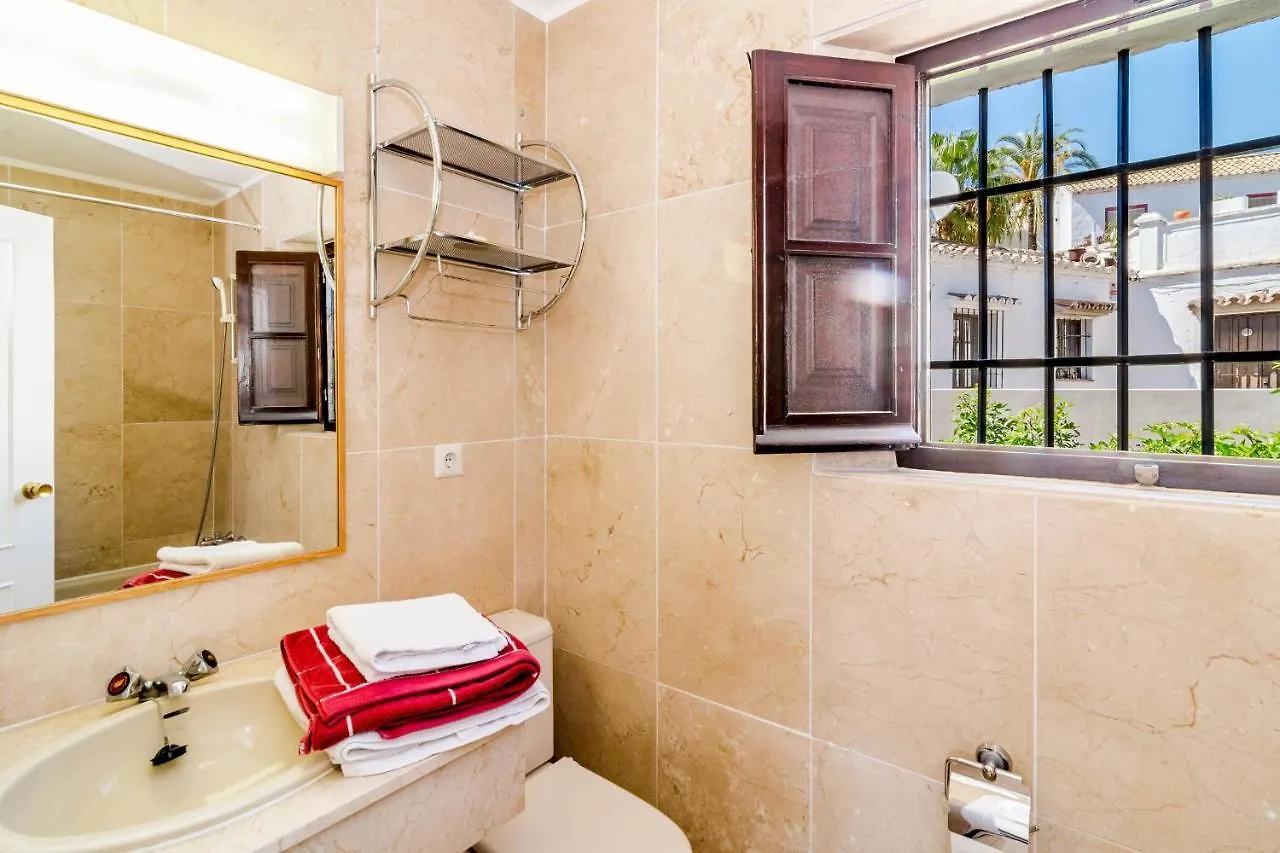 En- Cozy Andalusian Style Townhouse In Marbella Villa Vakantiehuis