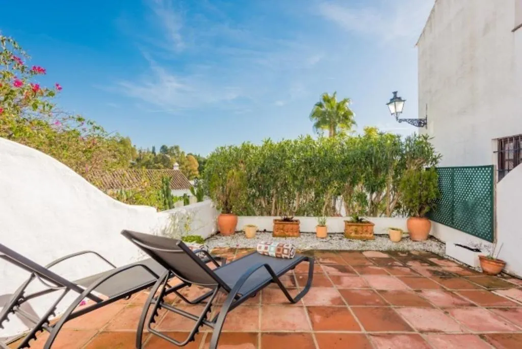 En- Cozy Andalusian Style Townhouse In Marbella Villa Spanje